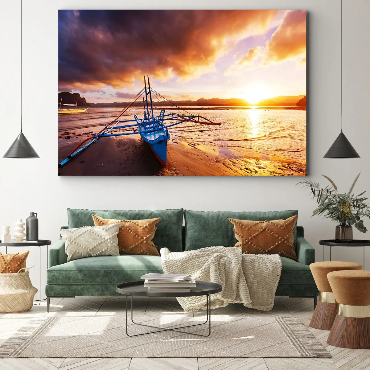 Impression sur toile - Image sur toile - Bateau bleu sur la plage au coucher du soleil - 120x80cm - Allongez-vous dans le sable après une longue journée - Décoration murale moderne pour le salon et la chambre ARTTOR