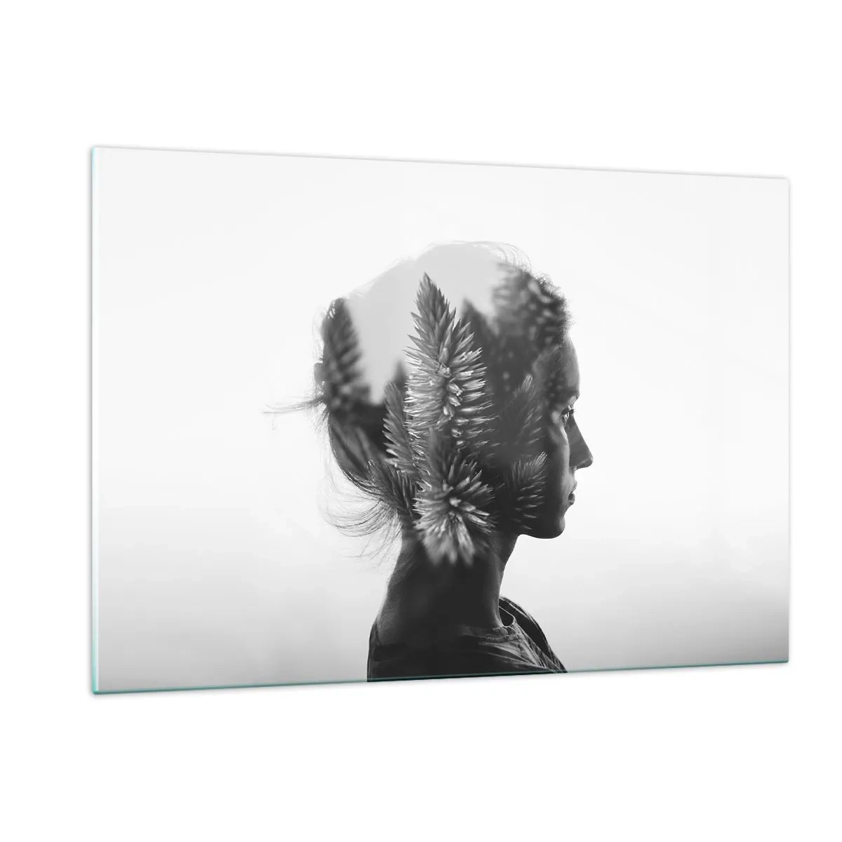 Impression sur verre - Image sur verre - Une femme en noir et blanc avec un motif de forêt de conifères superposé - 120x80cm - Dame de la pinède - Décoration murale moderne pour le salon et la chambre ARTTOR