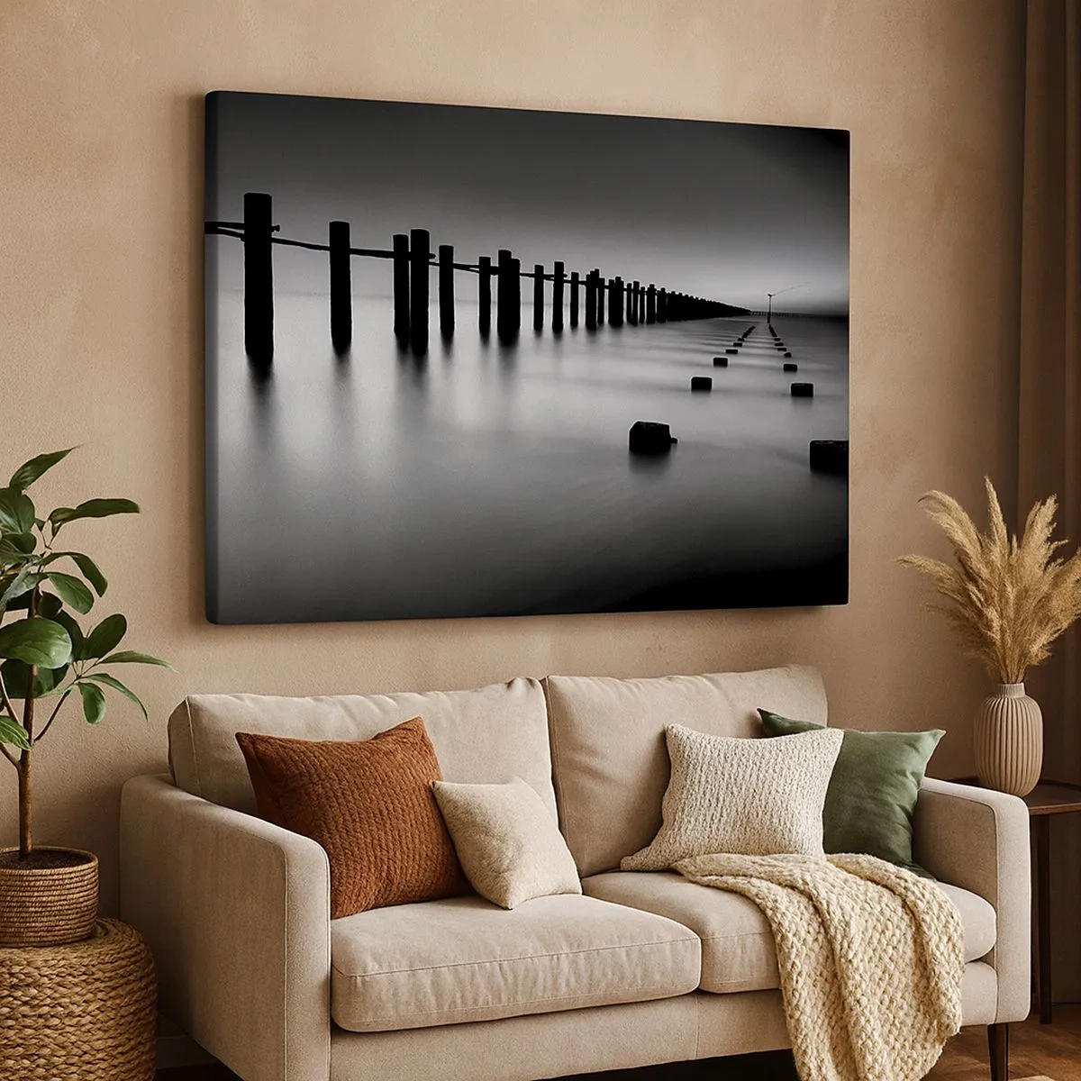 Impression sur toile - Image sur toile - Poteaux en bois et blocs de béton immergés dans l'eau dans des tons noirs et blancs - 70x50cm - Distance grise dans le brouillard - Décoration murale moderne pour le salon et la chambre ARTTOR