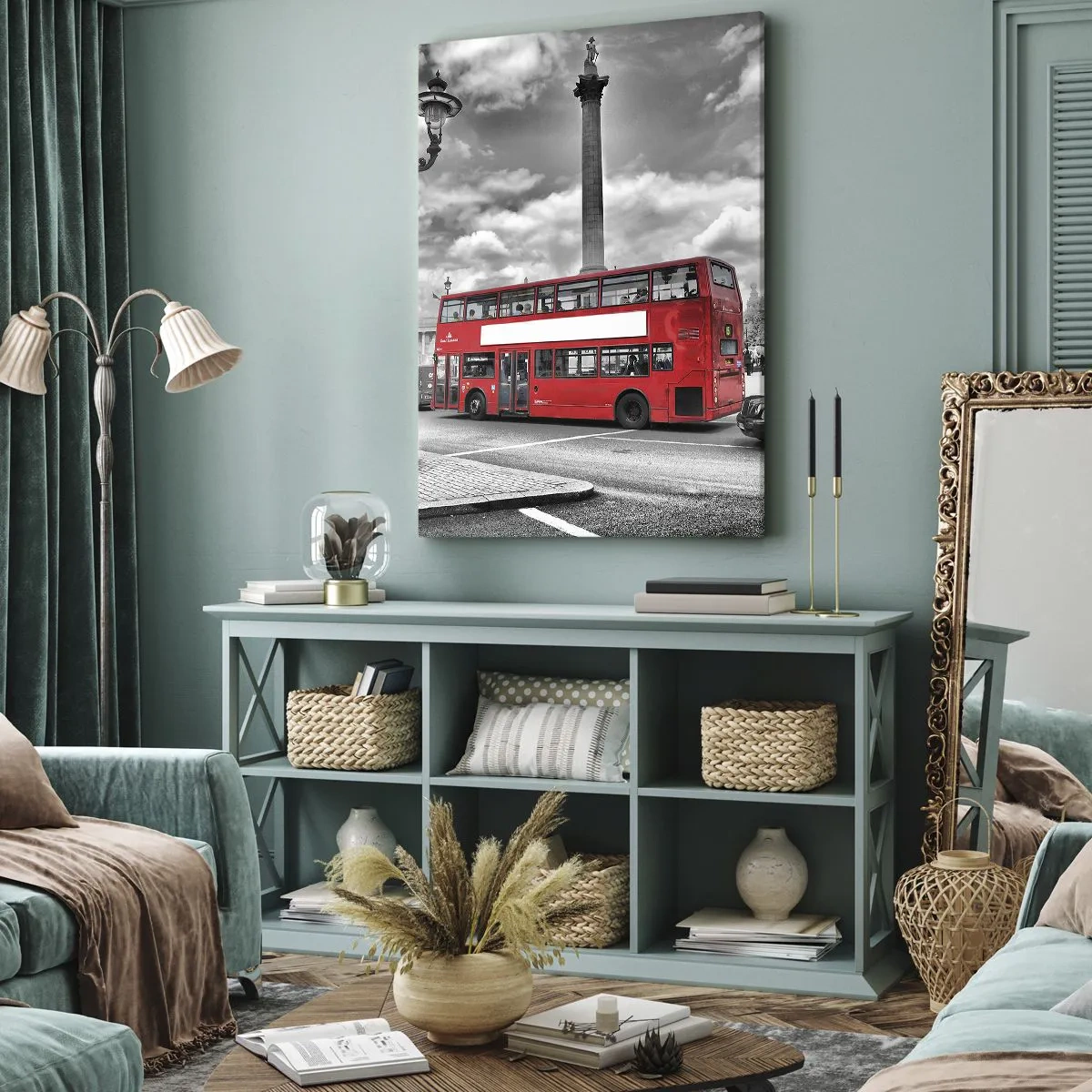 Impression sur toile - Image sur toile - Un bus rouge à impériale sur fond de ville en noir et blanc - 70x100cm - La vraie circulation sanguine de la ville - Décoration murale moderne pour le salon et la chambre ARTTOR
