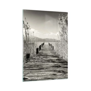 Impression sur verre - Image sur verre - Un pont en bois traverse l'herbe au-dessus d'un lac tranquille. - 50x70cm - Dans le calme de l'herbe - Décoration murale moderne pour le salon et la chambre ARTTOR