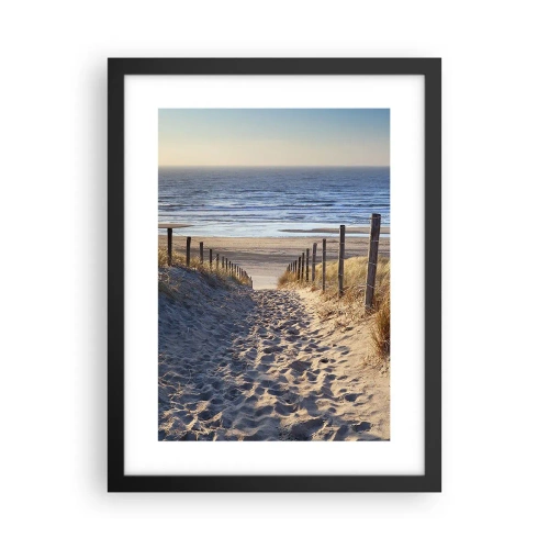 Affiche dans un cadre noir - Poster - Le bruit de la mer, le chant des oiseaux, une plage sauvage parmi les herbes… - 30x40 cm