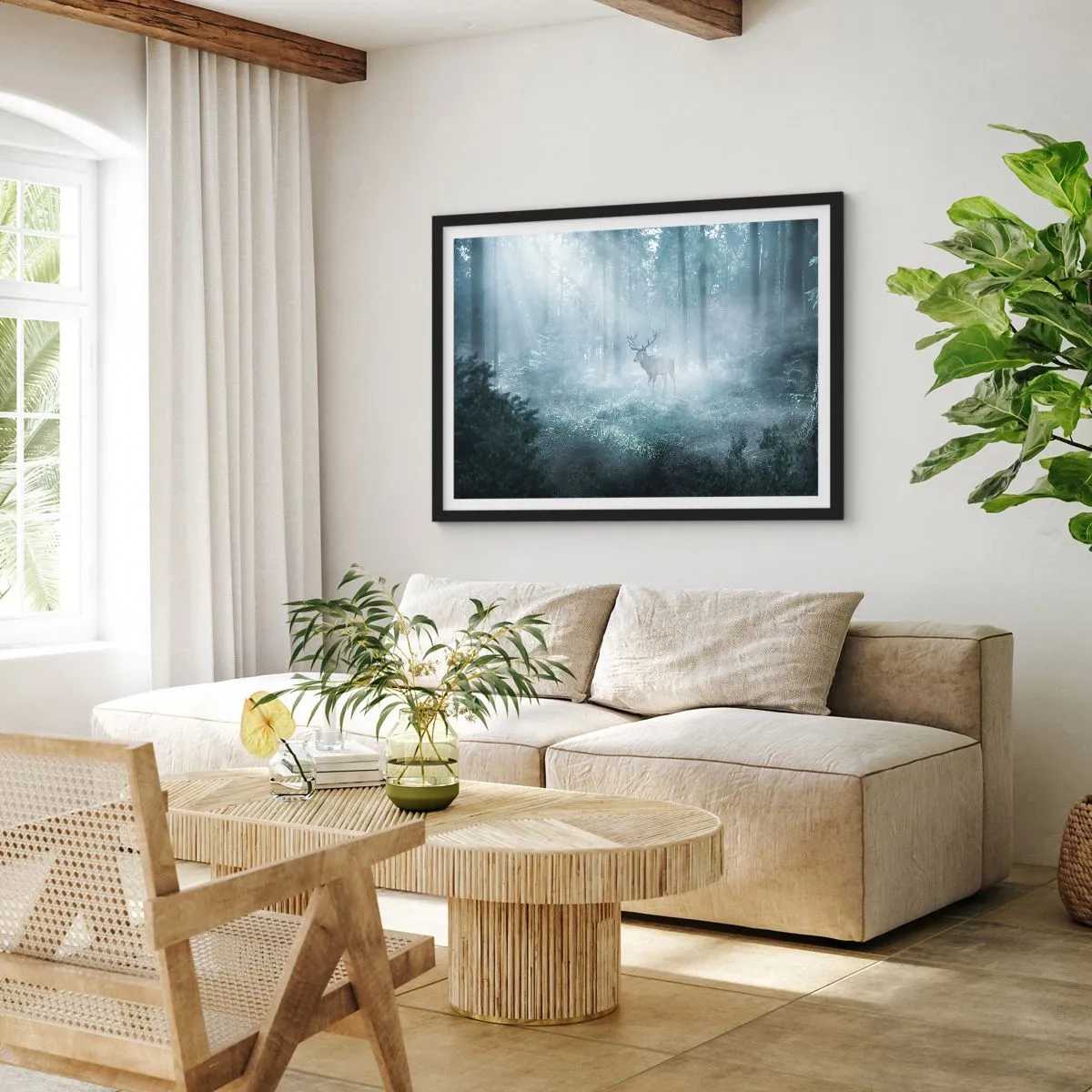 Affiche dans un cadre noir - Poster - Un cerf dans une forêt dense enveloppée de brume matinale - 100x70cm - Visite matinale du domaine - Décoration murale moderne pour le salon et la chambre ARTTOR