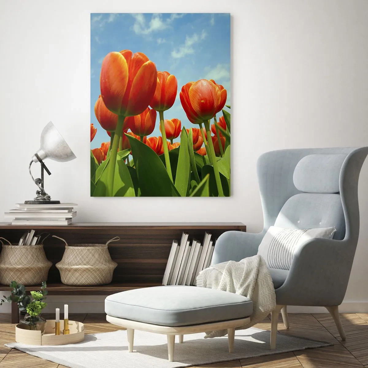 Impression sur verre - Image sur verre - Un champ de tulipes rouges et oranges contre un ciel bleu - 80x120cm - A part le ciel bleu, ils n'ont besoin de rien dans leur vie - Décoration murale moderne pour le salon et la chambre ARTTOR