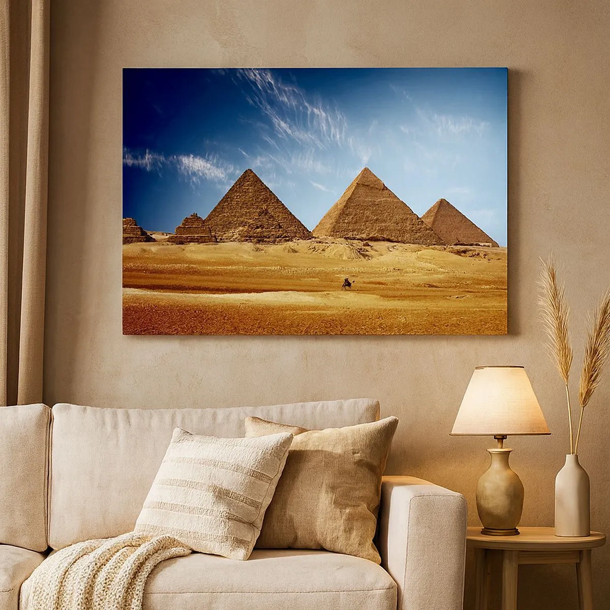 Impression sur toile - Image sur toile - Les pyramides de Gizeh contre un ciel bleu et un paysage désertique - 70x50cm - 40 siècles vous regardent - Décoration murale moderne pour le salon et la chambre ARTTOR