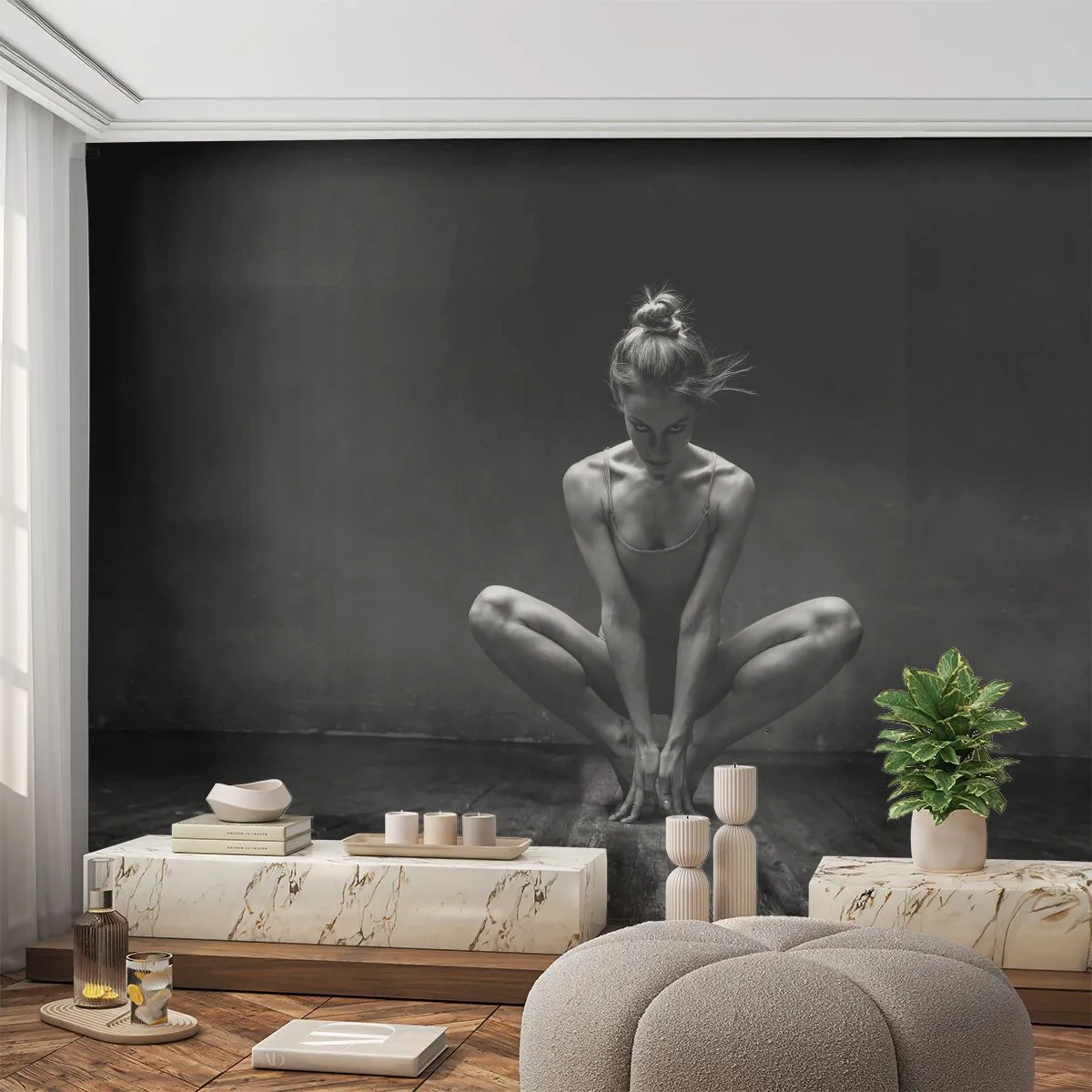 Papier Peint Photo Premium Sand - Silhouette noire et blanche d'une danseuse dans une pose dynamique dans une salle - 100x70cm - Concentration de l'énergie de la danse - Décoration murale moderne pour le salon et la chambre ARTTOR
