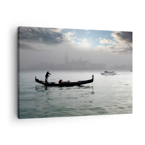 Impression sur toile - Image sur toile - Une gondole glisse sur les eaux de Venise par un matin brumeux, surplombant la ville. - 70x50cm - Une ville fabuleuse faite d'eau et de brouillard - Décoration murale moderne pour le salon et la chambre ARTTOR