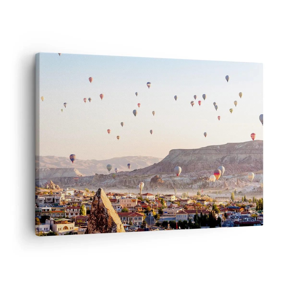 Impression sur toile - Image sur toile - Cappadoce avec des ballons sur fond de collines pittoresques - 70x50cm - Comme des navires dans le ciel - Décoration murale moderne pour le salon et la chambre ARTTOR