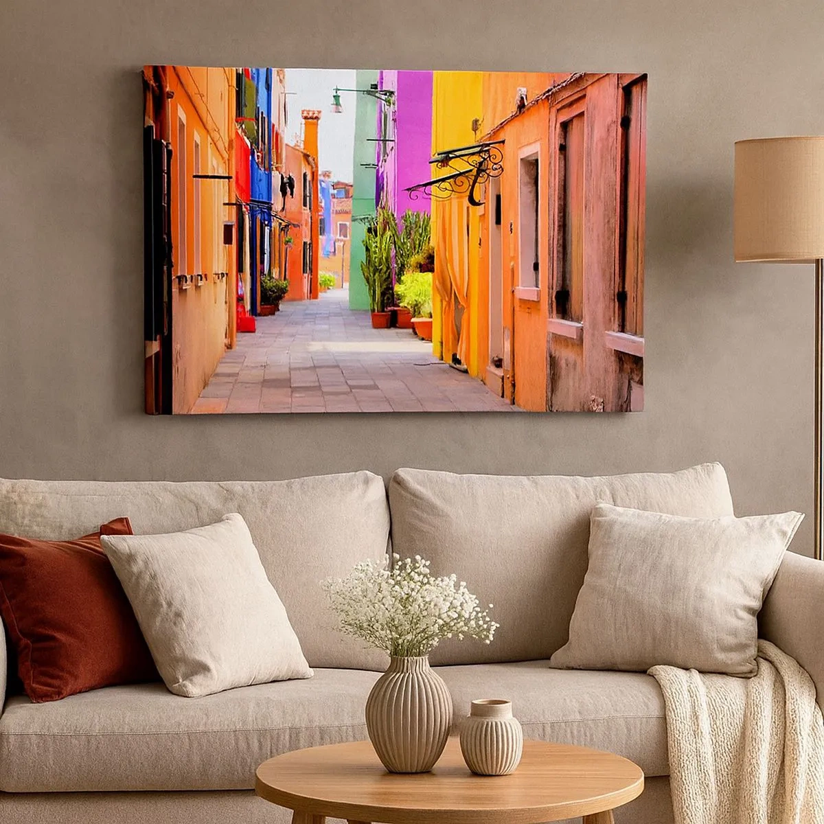 Impression sur toile - Image sur toile - Une rue colorée avec des immeubles aux tons clairs - 70x50cm - Allée arc-en-ciel - Décoration murale moderne pour le salon et la chambre ARTTOR