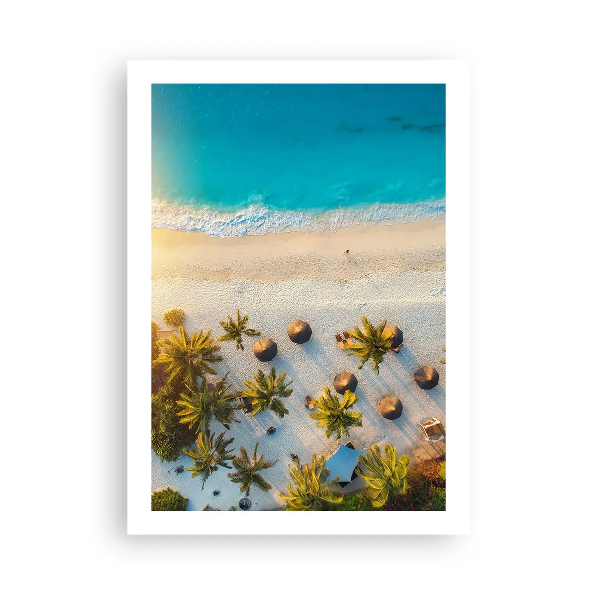 Affiche - Poster - Vue aérienne d'une plage paradisiaque avec palmiers et eau turquoise - 50x70cm - Bienvenue au paradis - Décoration murale moderne pour le salon et la chambre ARTTOR