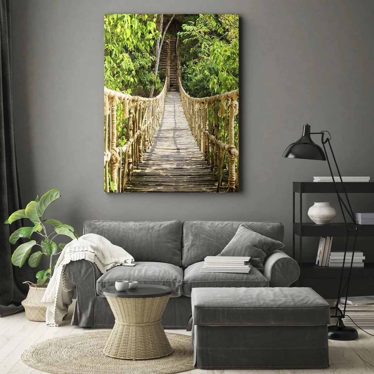 Impression sur toile - Image sur toile - Un pont suspendu dans une forêt tropicale pleine de verdure - 80x120cm - Suspendu dans la nature - Décoration murale moderne pour le salon et la chambre ARTTOR