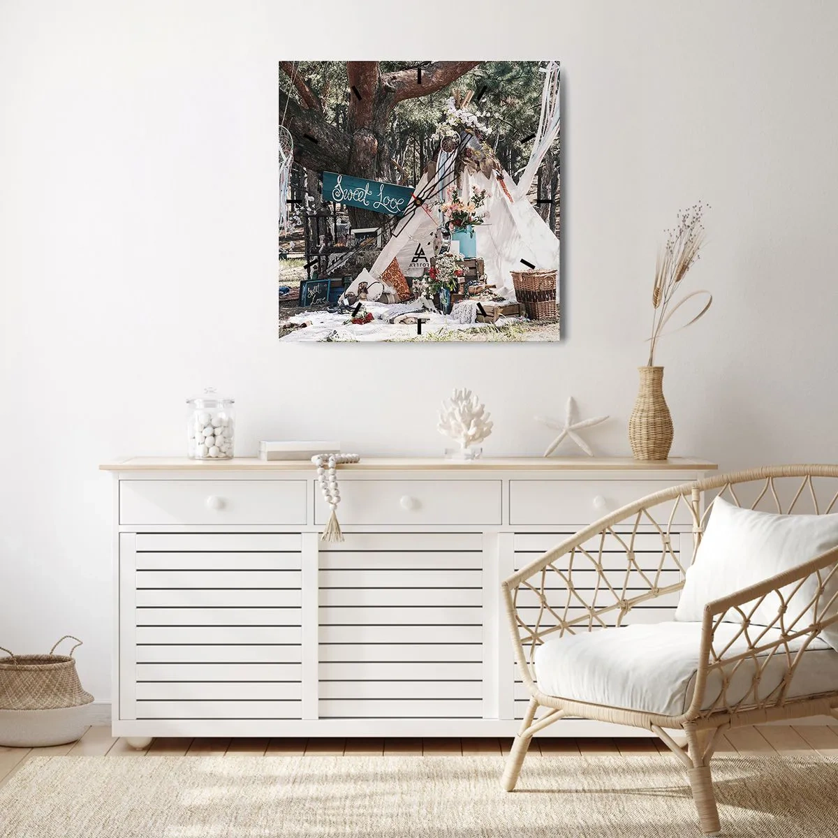 Horloge murale - Pendule murale - Décoration bohème avec un tipi dans la forêt - 30x30cm - Make love… - Décoration murale moderne pour le salon et la chambre ARTTOR