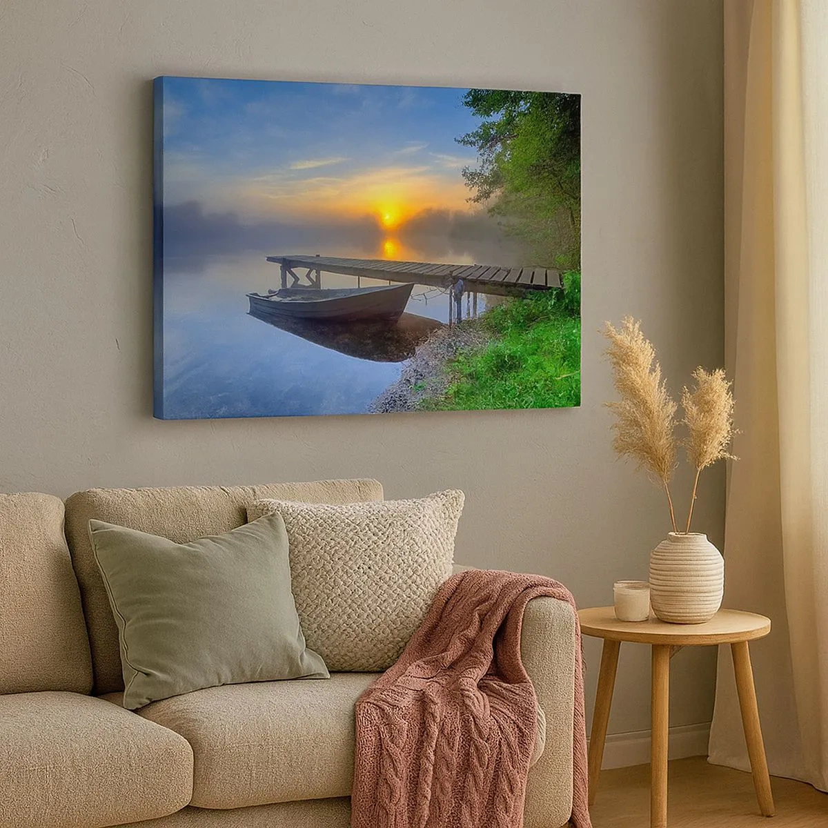 Impression sur toile - Image sur toile - Une jetée au bord du lac au lever du soleil avec un bateau sur le rivage - 70x50cm - Comment l'ordinaire se transforme en magie - Décoration murale moderne pour le salon et la chambre ARTTOR