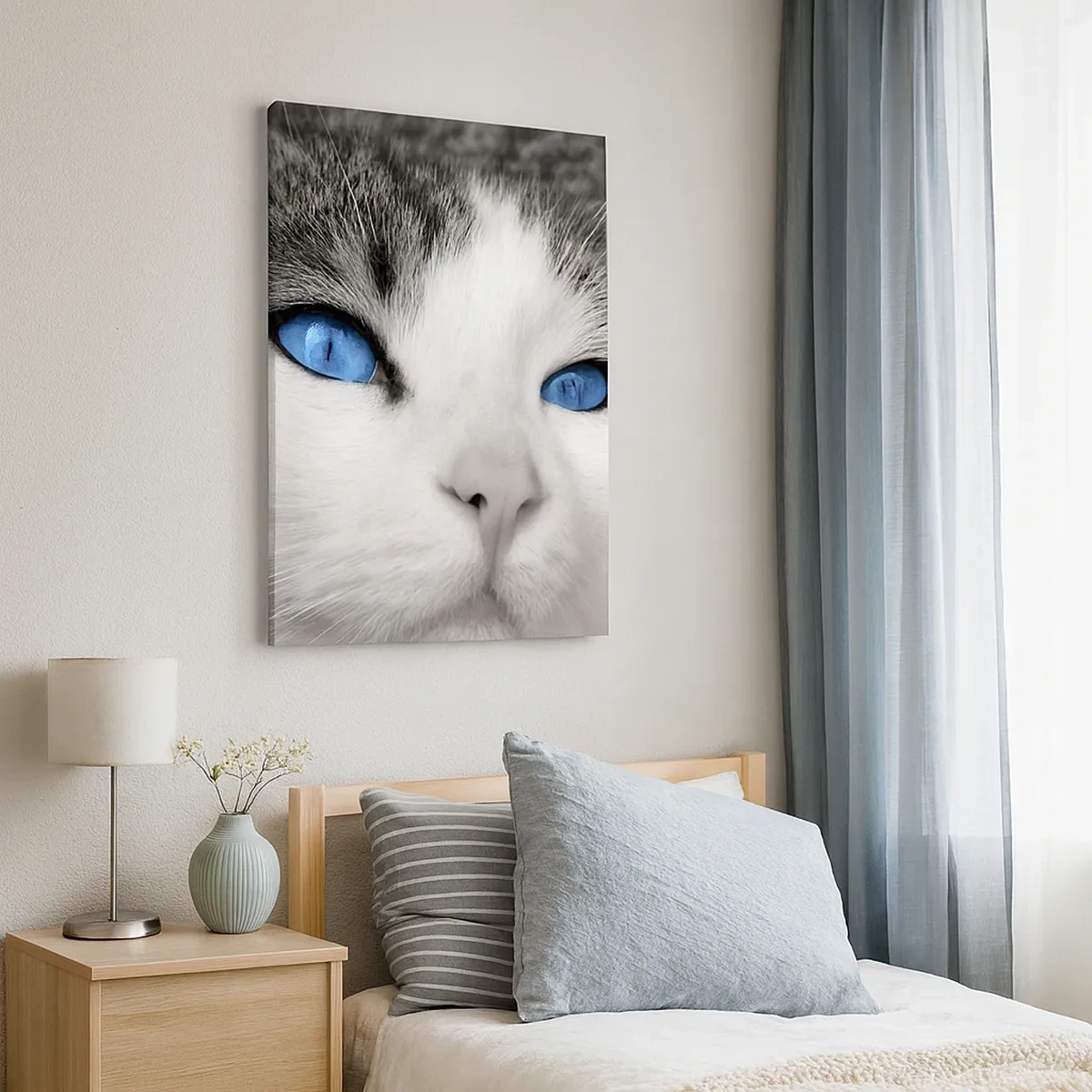 Impression sur toile - Image sur toile - Portrait d'un chat aux yeux bleus en noir et blanc - 50x70cm - Yeux bleus inhabituels - Décoration murale moderne pour le salon et la chambre ARTTOR
