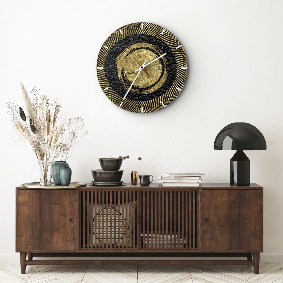 Horloge murale - Pendule murale - Motifs géométriques dorés sur fond noir dans un style glamour - 30x30cm - Composition glamour - Décoration murale moderne pour le salon, la cuisine et la chambre ARTTOR