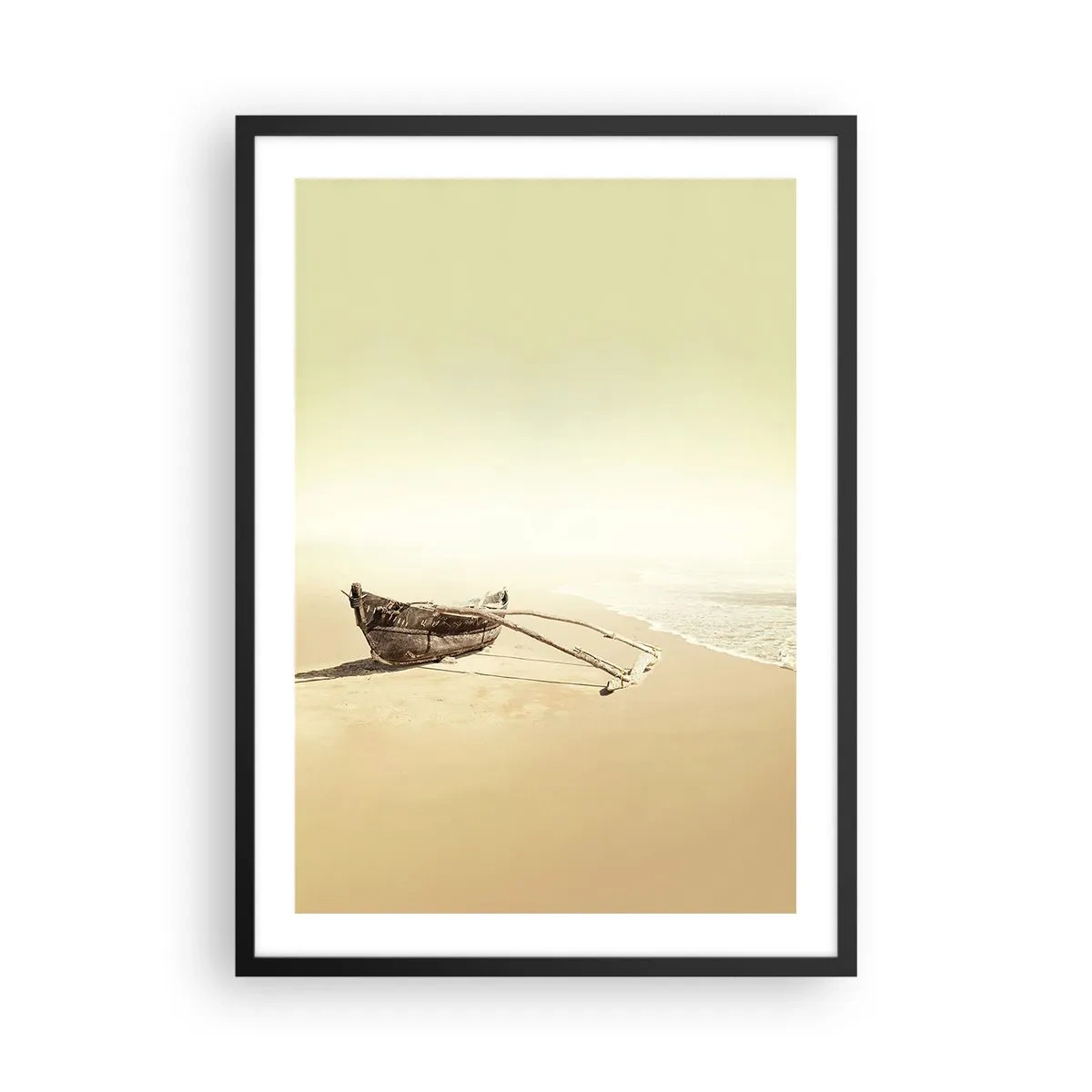 Affiche dans un cadre noir - Poster - Un bateau en bois solitaire sur une plage déserte aux couleurs pastel. - 50x70cm - Mémoire des mers du sud - Décoration murale moderne pour le salon et la chambre ARTTOR