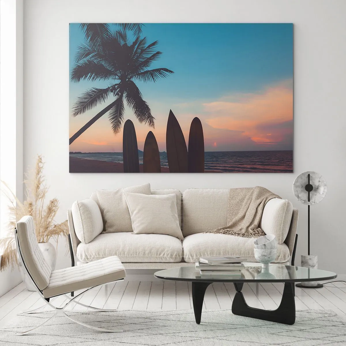 Impression sur verre - Image sur verre - Palmier et planches de surf sur la plage au coucher du soleil - 120x80cm - Demain sera amusant aussi - Décoration murale moderne pour le salon et la chambre ARTTOR