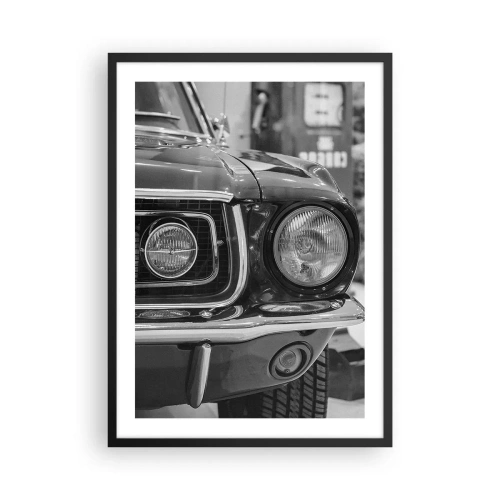 Affiche dans un cadre noir - Poster - Gros plan noir et blanc de l'avant d'une voiture classique - 50x70cm - Conduire dur - Décoration murale moderne pour le salon et la chambre ARTTOR