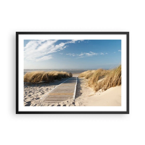 Affiche dans un cadre noir - Poster - Un chemin en bois mène à travers les dunes jusqu'à la mer calme - 70x50cm - Derrière la dune, dans le bruissement de l'herbe - Décoration murale moderne pour le salon et la chambre ARTTOR