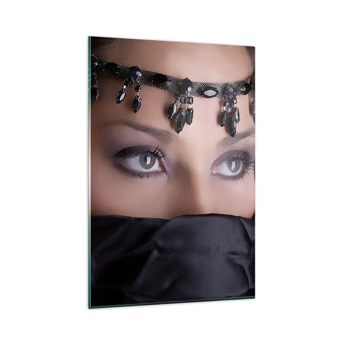 Impression sur verre - Image sur verre - Portrait d'une femme avec des bijoux décoratifs sur fond noir - 80x120cm - Tentation de mystère oriental - Décoration murale moderne pour le salon et la chambre ARTTOR