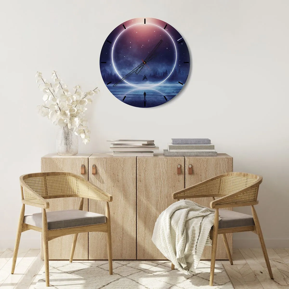 Horloge murale - Pendule murale - Un anneau spatial au-dessus de l'eau et une silhouette regardant vers lui. - 30x30cm - Ils sont déjà là... - Décoration murale moderne pour le salon, la cuisine et la chambre ARTTOR
