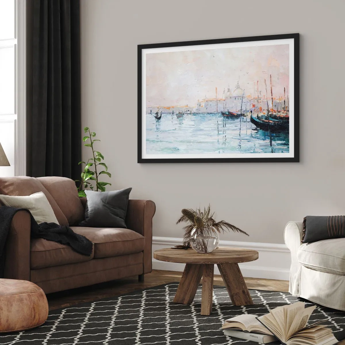 Affiche dans un cadre noir - Poster - Vue pittoresque des canaux avec des bateaux aux couleurs pastel - 70x50cm - Derrière l'eau, derrière le brouillard - Décoration murale moderne pour le salon et la chambre ARTTOR