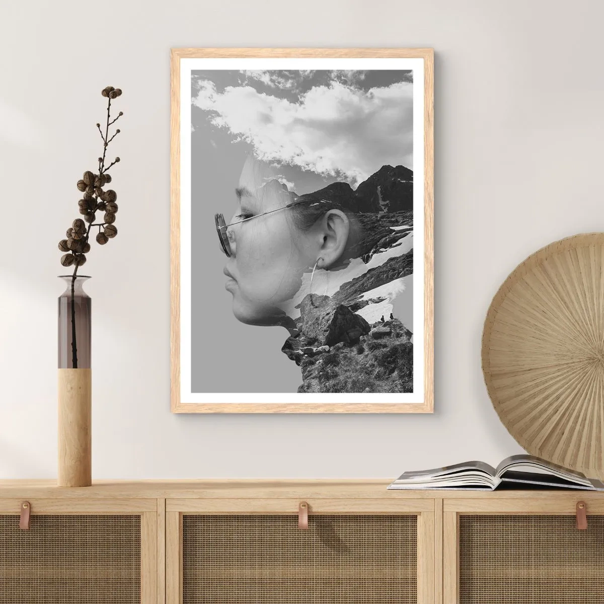 Affiche dans un chêne clair - Poster - Portrait de montagnes et nuages - 61x91 cm