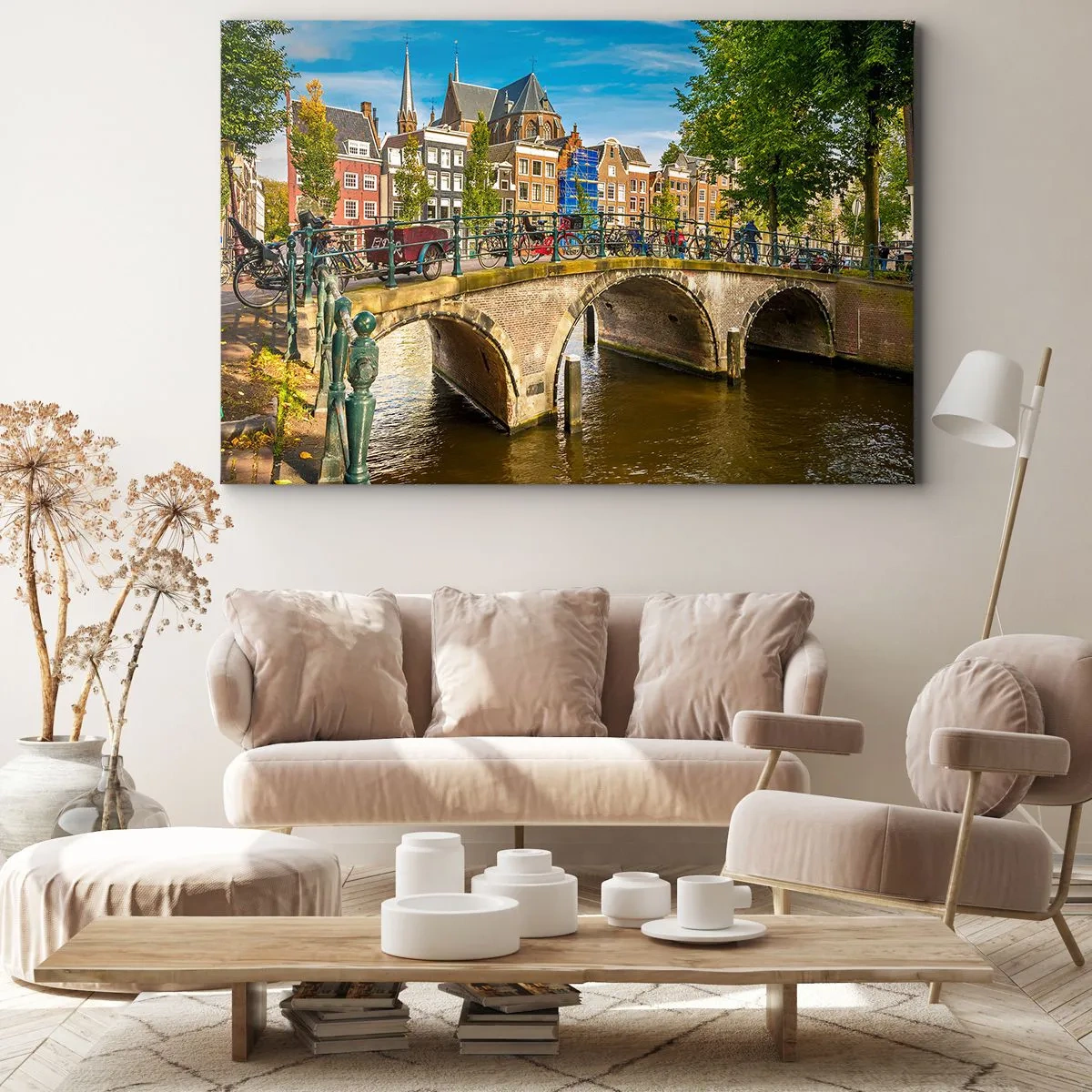 Impression sur toile - Image sur toile - Un canal pittoresque avec un pont à Amsterdam - 70x50cm - Le printemps sur le canal - Décoration murale moderne pour le salon et la chambre ARTTOR