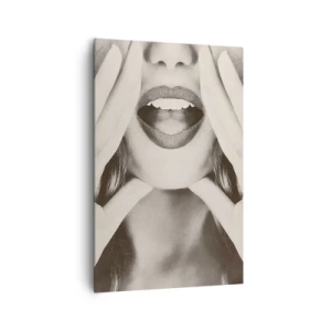 Impression sur toile - Image sur toile - Portrait noir et blanc d'une femme aux lèvres et aux mains expressives - 80x120cm - J'arrive! - Décoration murale moderne pour le salon et la chambre ARTTOR
