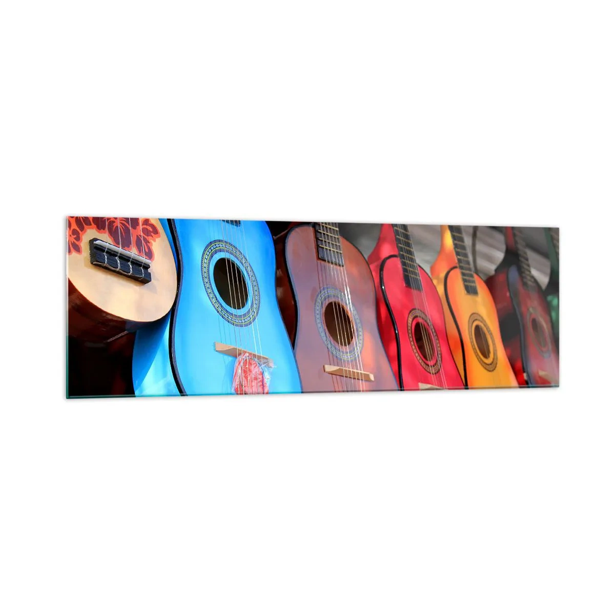 Impression sur verre - Image sur verre - Des guitares acoustiques colorées sont accrochées en rangée dans une exposition - 160x50cm - Ambiance latine - Décoration murale moderne pour le salon et la chambre ARTTOR