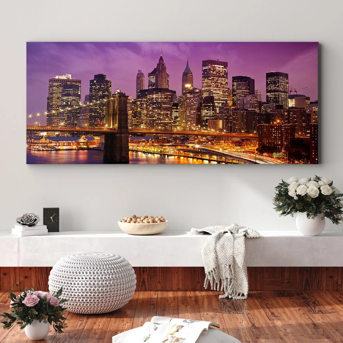 Impression sur toile - Image sur toile - Panorama de la ville avec le pont dans la lumière du soir contre le ciel violet - 120x50cm - Manhathann or violet - Décoration murale moderne pour le salon et la chambre ARTTOR