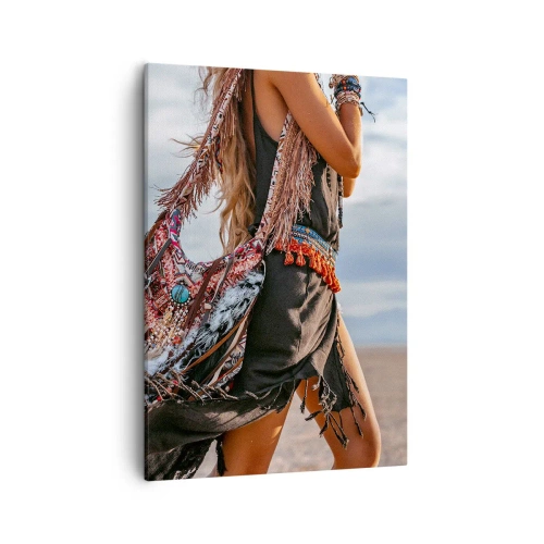 Impression sur toile - Image sur toile - Une femme dans un style bohème avec des détails de plumes et de bijoux - 50x70cm - La fille du chaman - Décoration murale moderne pour le salon et la chambre ARTTOR