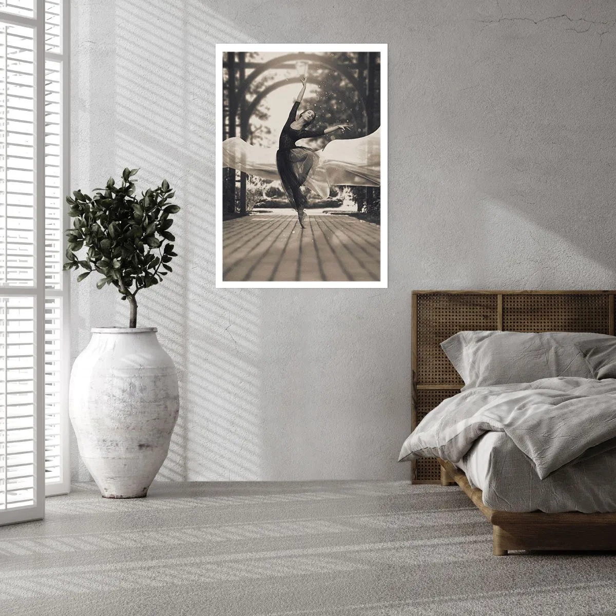 Affiche - Poster - Une danseuse en mouvement éthéré dans un décor de jardin - 50x70cm - La danse de l'esprit jardin - Décoration murale moderne pour le salon et la chambre ARTTOR