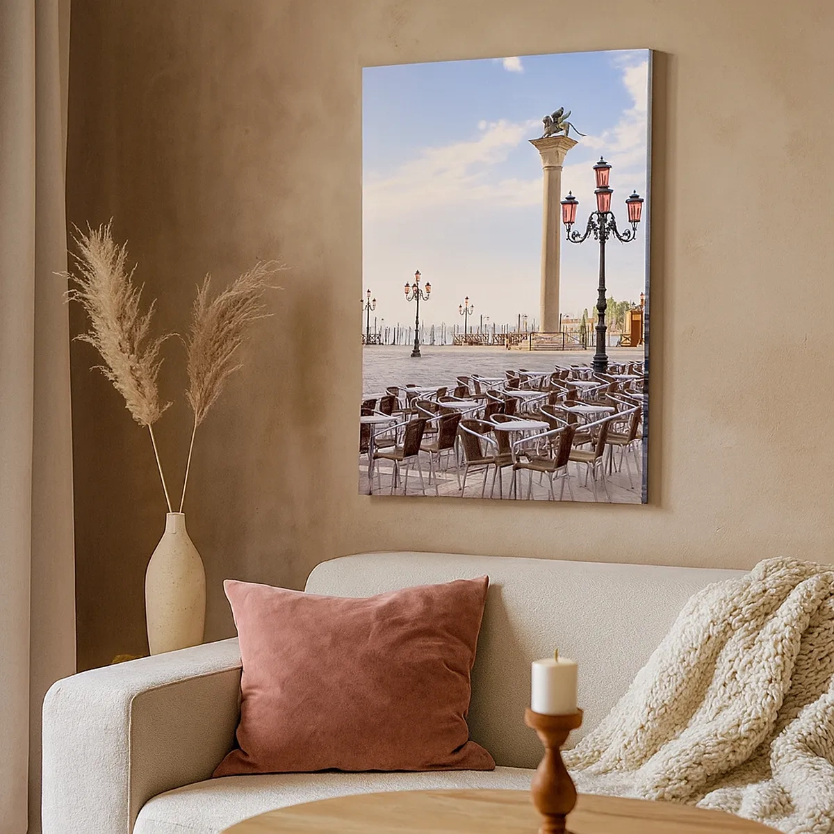 Impression sur toile - Image sur toile - Venise, vue de la place avec des colonnes et des tables de café - 50x70cm - Nous vous invitons, tout est prêt - Décoration murale moderne pour le salon et la chambre ARTTOR