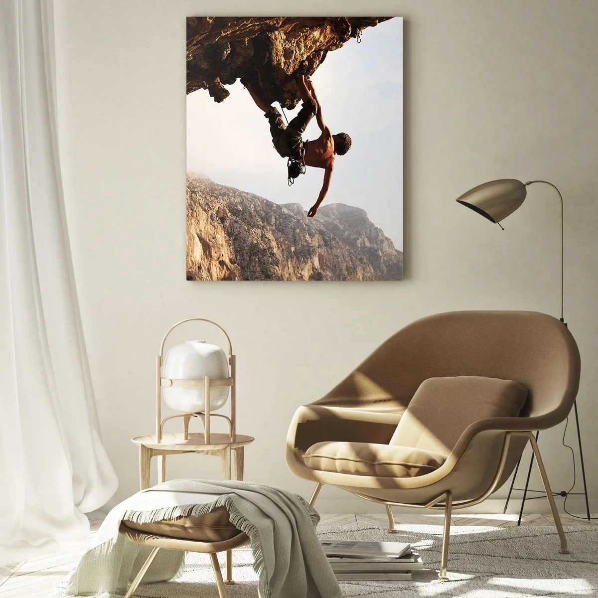 Impression sur verre - Image sur verre - Un grimpeur sur une falaise abrupte dans les montagnes au soleil - 70x100cm - Le monde rétréci dans une main sur une coupe de rocher - Décoration murale moderne pour le salon et la chambre ARTTOR