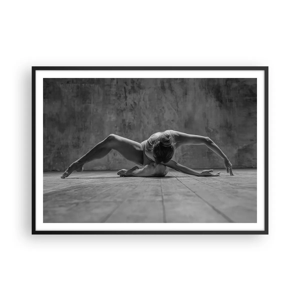 Affiche dans un cadre noir - Poster - Une danseuse dans une pose artistique - 100x70cm - Symétrie trouvée - Décoration murale moderne pour le salon et la chambre ARTTOR