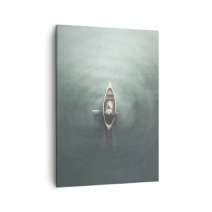 Impression sur toile - Image sur toile - Un bateau solitaire sur une eau calme dans un décor minimaliste - 50x70cm - À travers le lac de la lune - Décoration murale moderne pour le salon et la chambre ARTTOR