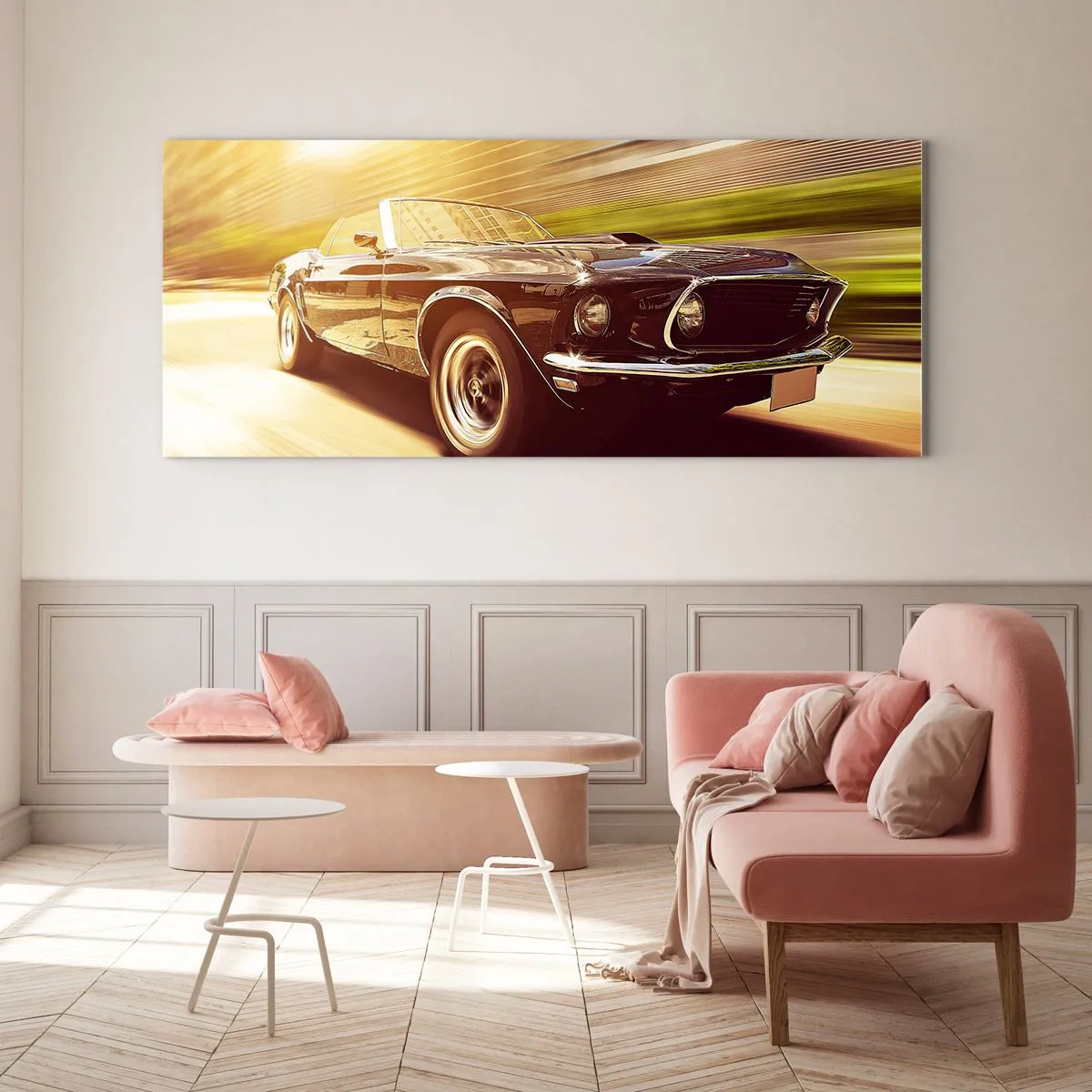 Impression sur verre - Image sur verre - Une voiture classique en mouvement dans un décor urbain - 120x50cm - 1967 - le retour de la légende - Décoration murale moderne pour le salon et la chambre ARTTOR