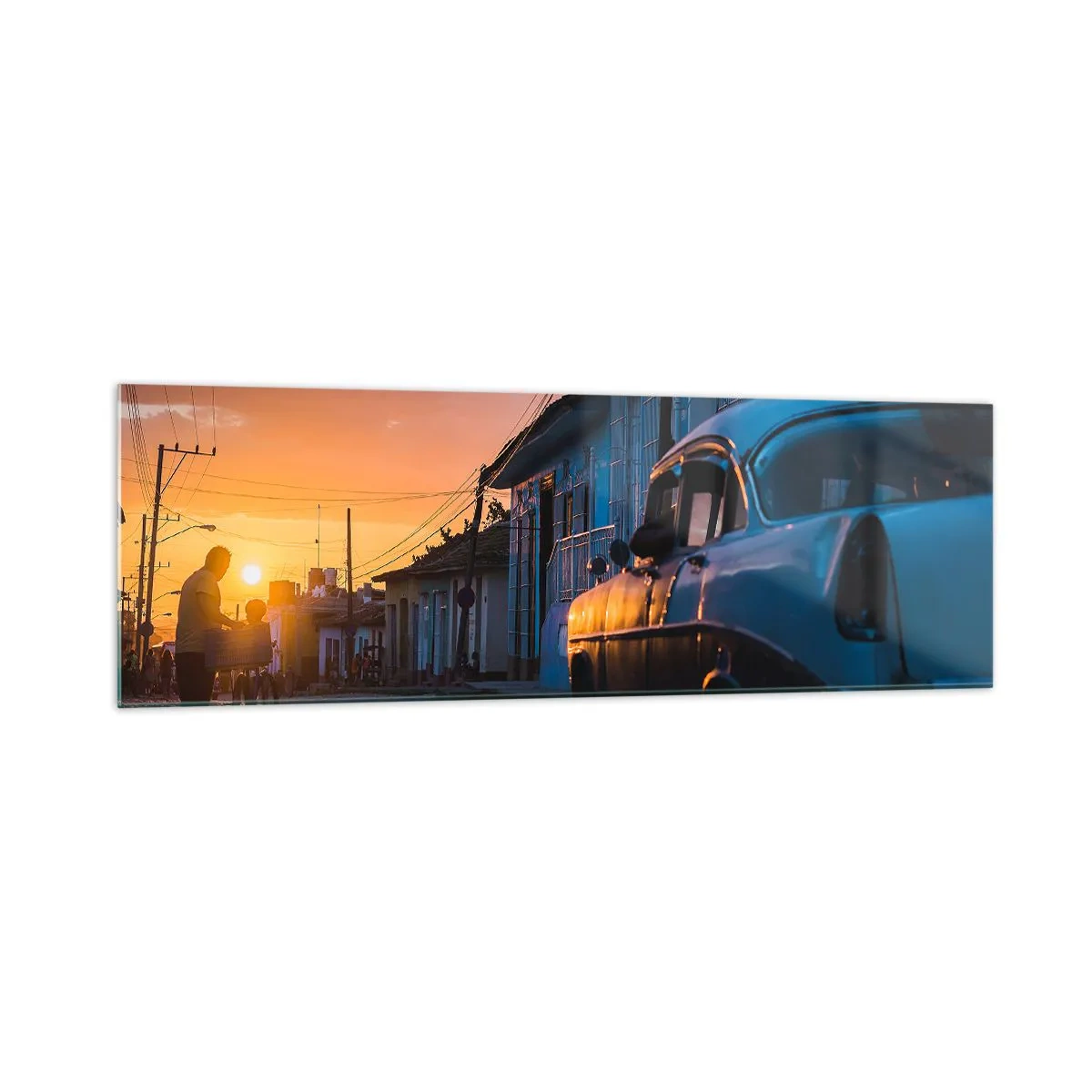 Impression sur verre - Image sur verre - Voiture et vélo rétro dans la rue à la lumière du soleil couchant - 160x50cm - Ici, le temps ralentit - Décoration murale moderne pour le salon et la chambre ARTTOR
