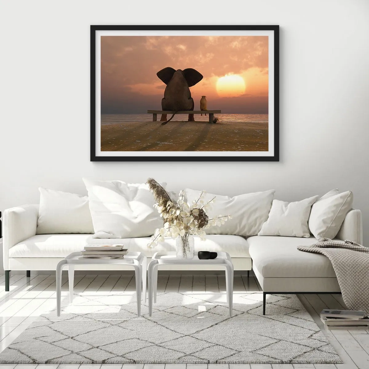 Affiche dans un cadre noir - Poster - Un éléphant et un chien sont assis sur un banc sur la plage au coucher du soleil. - 70x50cm - C'est bon de garder le silence ensemble - Décoration murale moderne pour le salon et la chambre ARTTOR