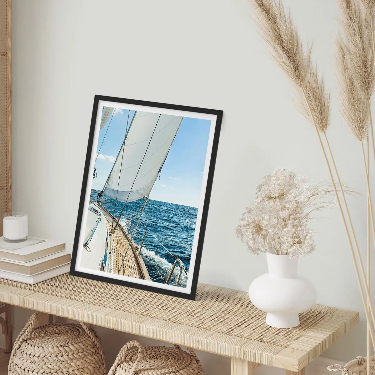 Affiche dans un cadre noir - Poster - Un voilier en haute mer par une journée ensoleillée - 50x70cm - Ohé, l'aventure - Décoration murale moderne pour le salon et la chambre ARTTOR