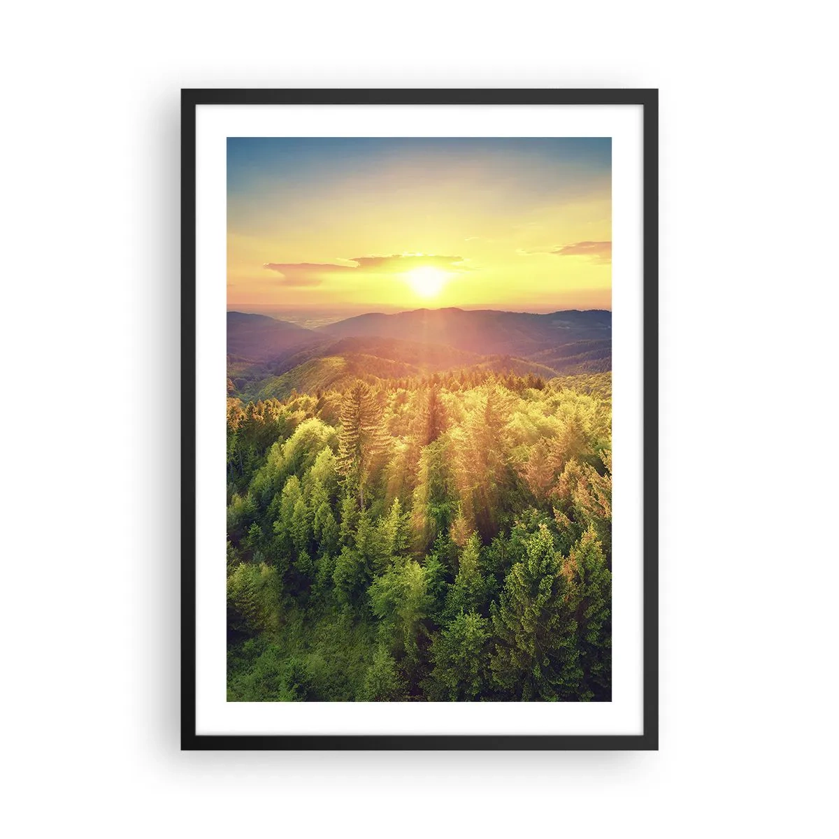 Affiche dans un cadre noir - Poster - Coucher de soleil sur une forêt montagneuse pleine de verdure - 50x70cm - Monts et sommets - Décoration murale moderne pour le salon et la chambre ARTTOR