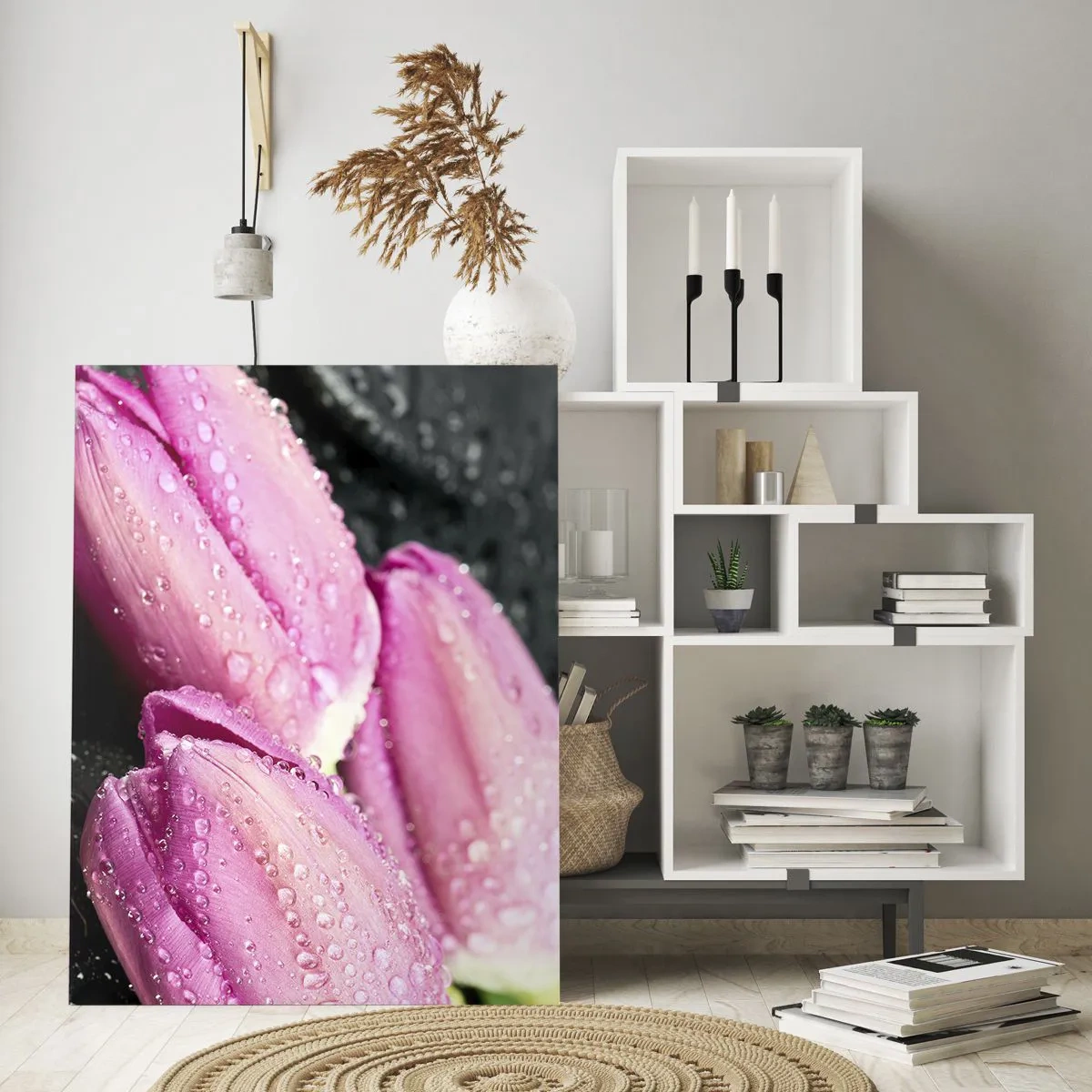 Impression sur verre - Image sur verre - Trois tulipes roses recouvertes de gouttes d'eau sur fond noir. - 50x70cm - Lilas trois sur une pierre noire - Décoration murale moderne pour le salon et la chambre ARTTOR