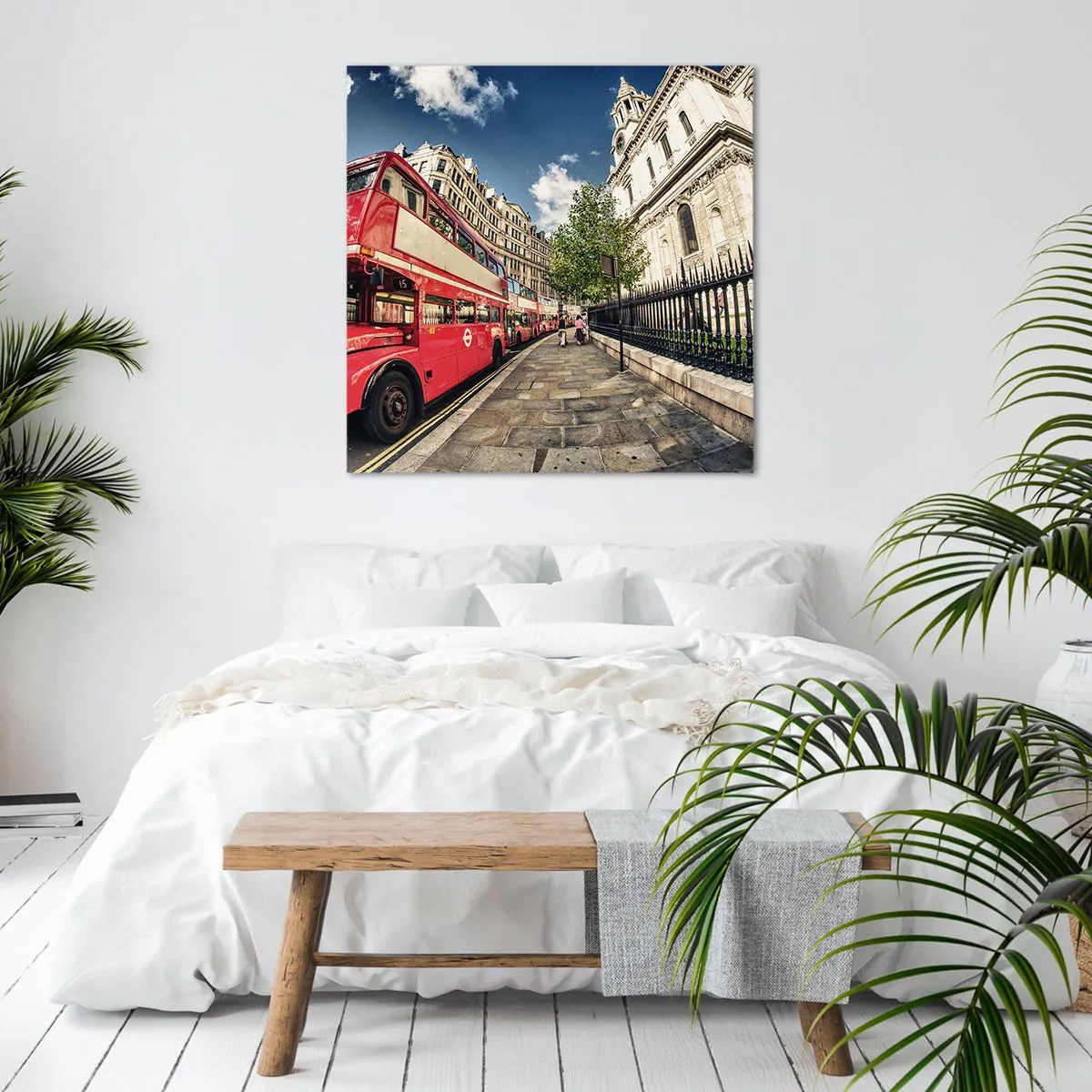 Impression sur toile - Image sur toile - Rue de Londres en gris et rouge - 60x60 cm