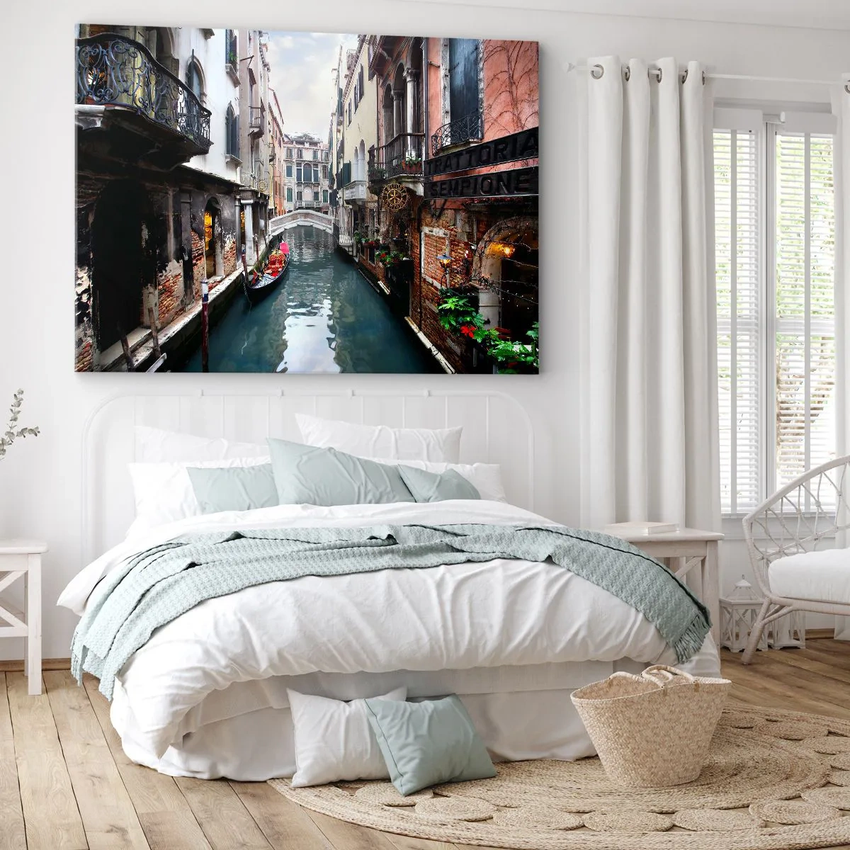 Impression sur toile - Image sur toile - Un canal à Venise avec une gondole et des bâtiments historiques - 120x80cm - Paysage vénitien avec une gondole et un pont - Décoration murale moderne pour le salon et la chambre ARTTOR