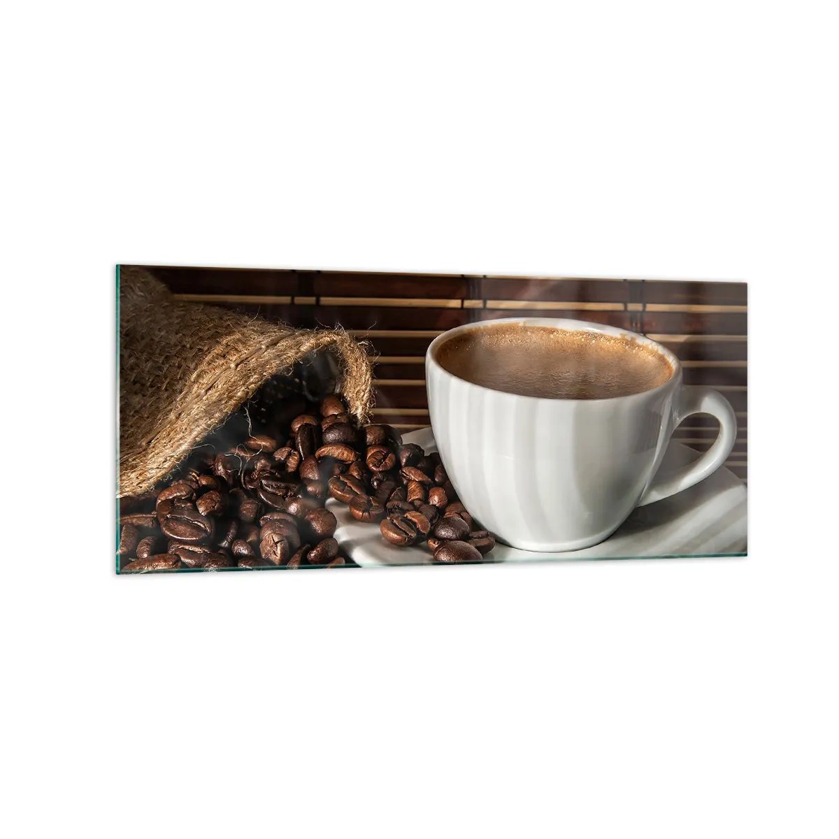 Impression sur verre - Image sur verre - Une tasse de café avec des grains sur un fond de bambou - 120x50cm - La noirceur du charbon, la clarté de l'ambre - Décoration murale moderne pour le salon et la chambre ARTTOR