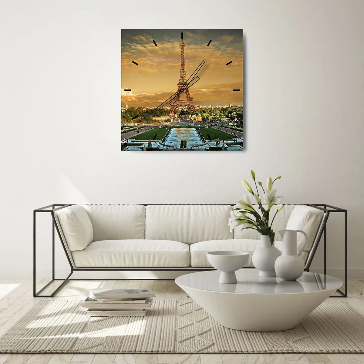 Horloge murale - Pendule murale - La reine de Paris - 30x30 cm