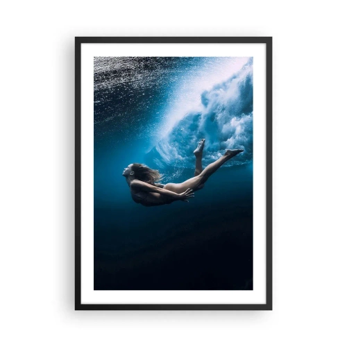 Affiche dans un cadre noir - Poster - Une femme nageant sous l'eau entourée de bulles et de vagues. - 50x70cm - Sirène moderne - Décoration murale moderne pour le salon et la chambre ARTTOR