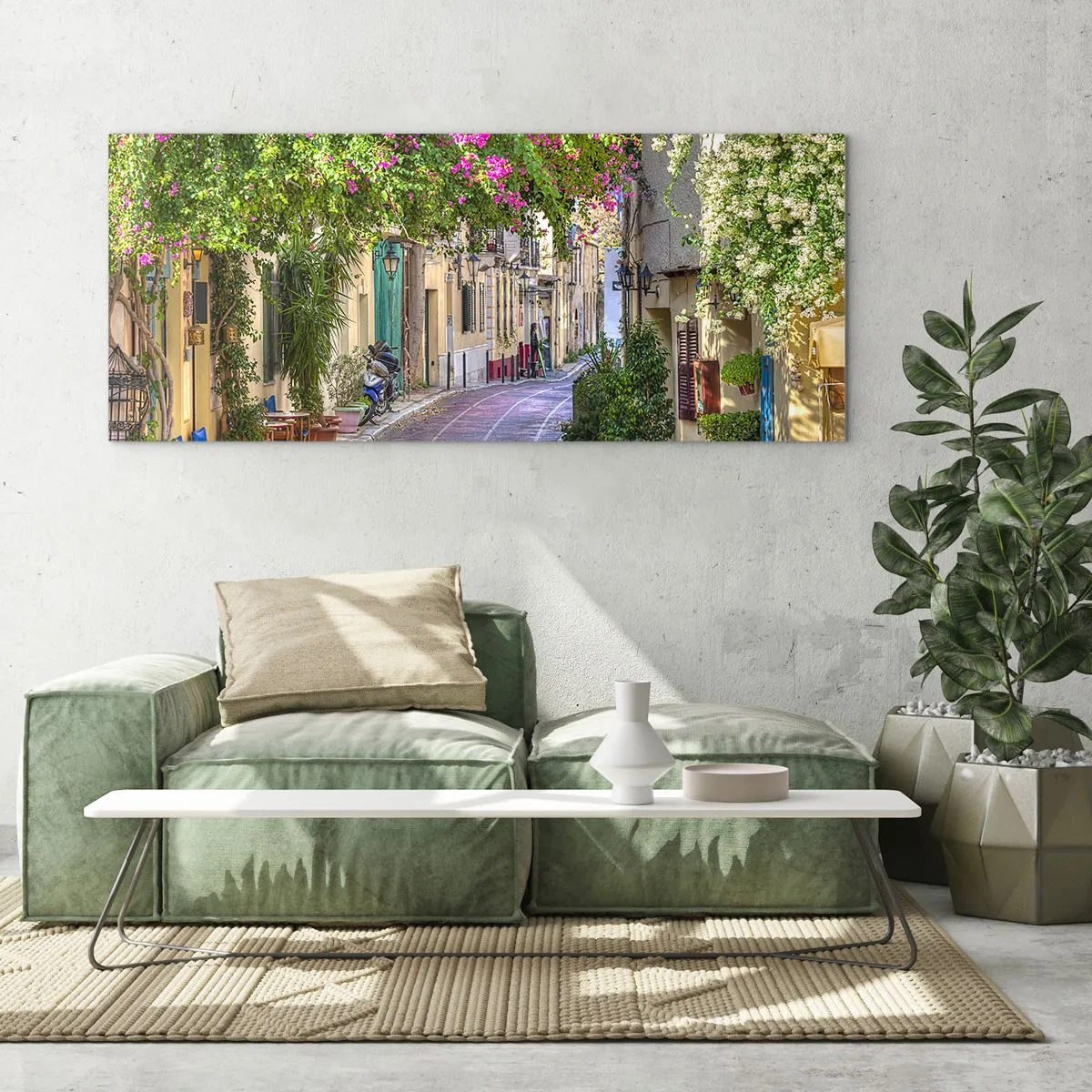 Impression sur verre - Image sur verre - Une charmante rue avec des vignes fleuries et des tables de café - 140x50cm - Allée fleurie - Décoration murale moderne pour le salon et la chambre ARTTOR