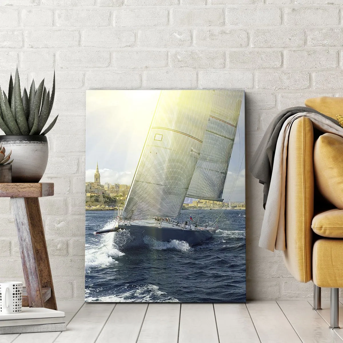 Impression sur toile - Image sur toile - Course de yachts sur fond de côte ensoleillée - 80x120cm - Il est temps de quitter la ville - Décoration murale moderne pour le salon et la chambre ARTTOR